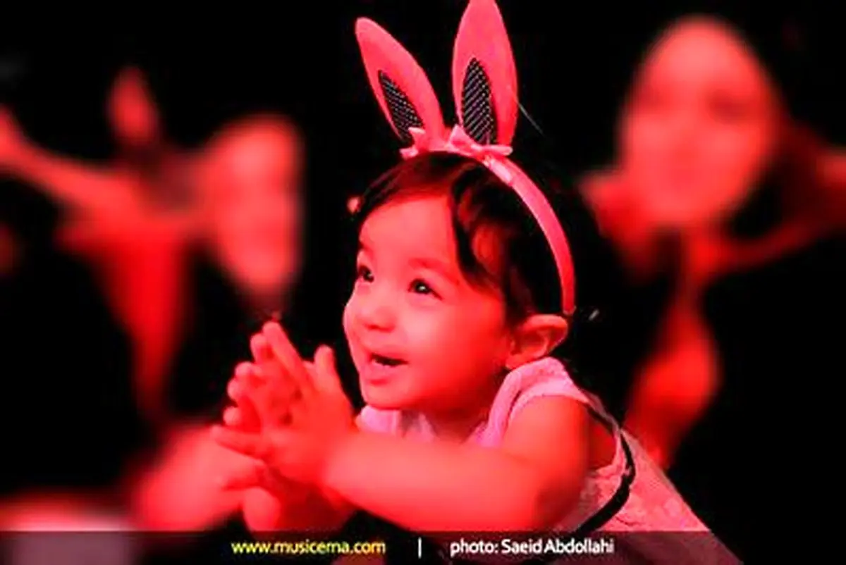 اولین حضور تیارا خانم صادقی در کنسرت پدر/عکس