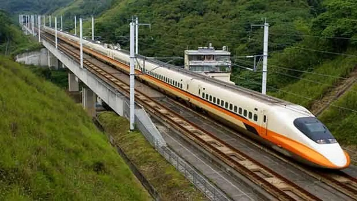 راه ریلی همدان تا مشهد ۸ ساعته شد