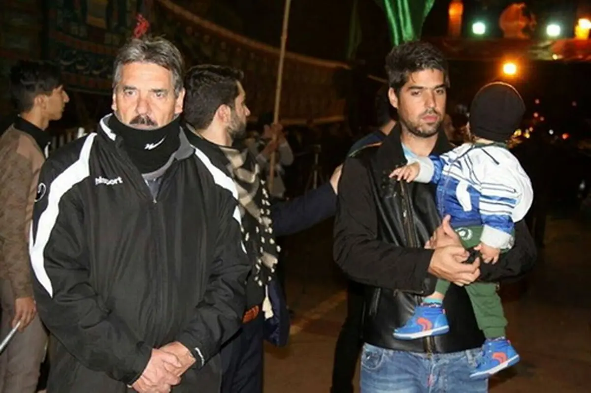 سرمربی پرتغالی تراکتور در مراسم عزاداری حسینی/عکس