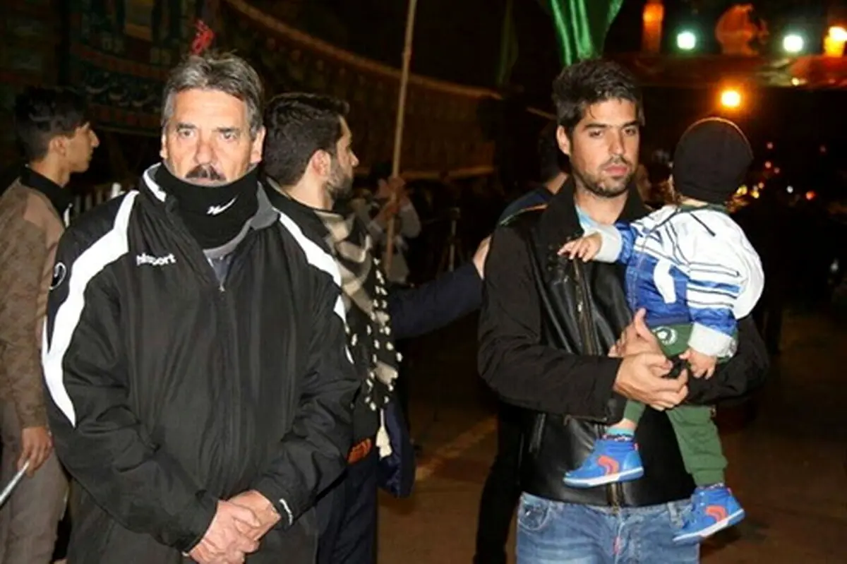 سرمربی پرتغالی تراکتور در مراسم عزاداری حسینی/عکس