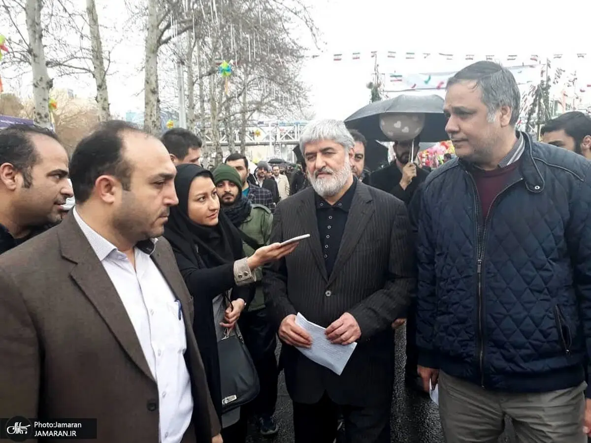 علی مطهری در راهپیمایی 22 بهمن/ عکس