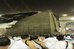 طوفان پرده کعبه را کنار زد / تصاویر