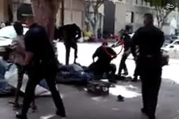 تصاویر کشته شدن یک کارتن خواب به دست پلیس لس آنجلس