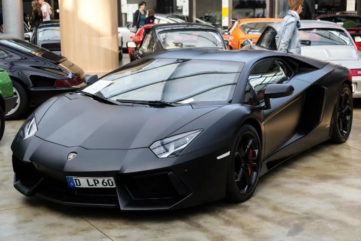 ظاهر خیره کننده این ابر ماشین، شما را مجذوب خود خواهد کرد. / عکس