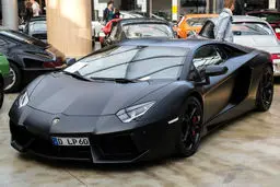 ظاهر خیره کننده این ابر ماشین، شما را مجذوب خود خواهد کرد. / عکس