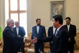 تصاویر / دیدار ظریف با سفرای جدید کره شمالی و سوئد