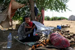 عکس/ زندگی در دمای 44درجه روستای سیل‌زده «حمدان سلجه»