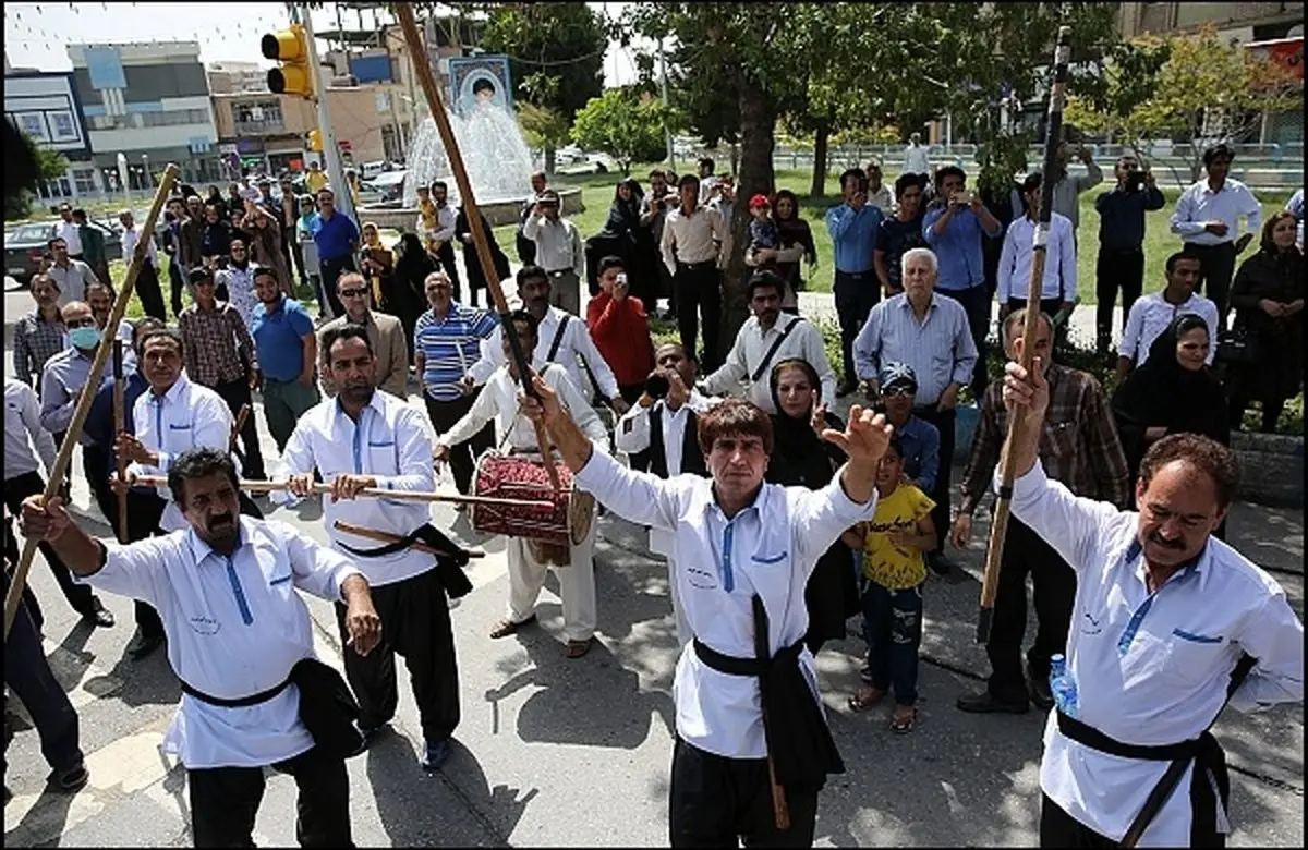 استقبال بومی های کرمان از رئیس جمهور/ عکس