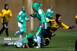 تصویری جالب از لیگ فوتبال بانوان
