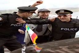 حمله رضا عطاران به ماشین سفیر ایران/عکس