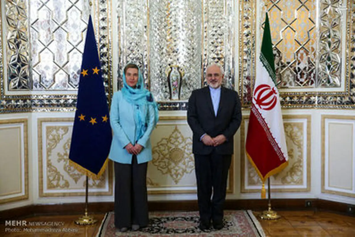 حاشیه های تصویری استقبال ظریف از موگرینی