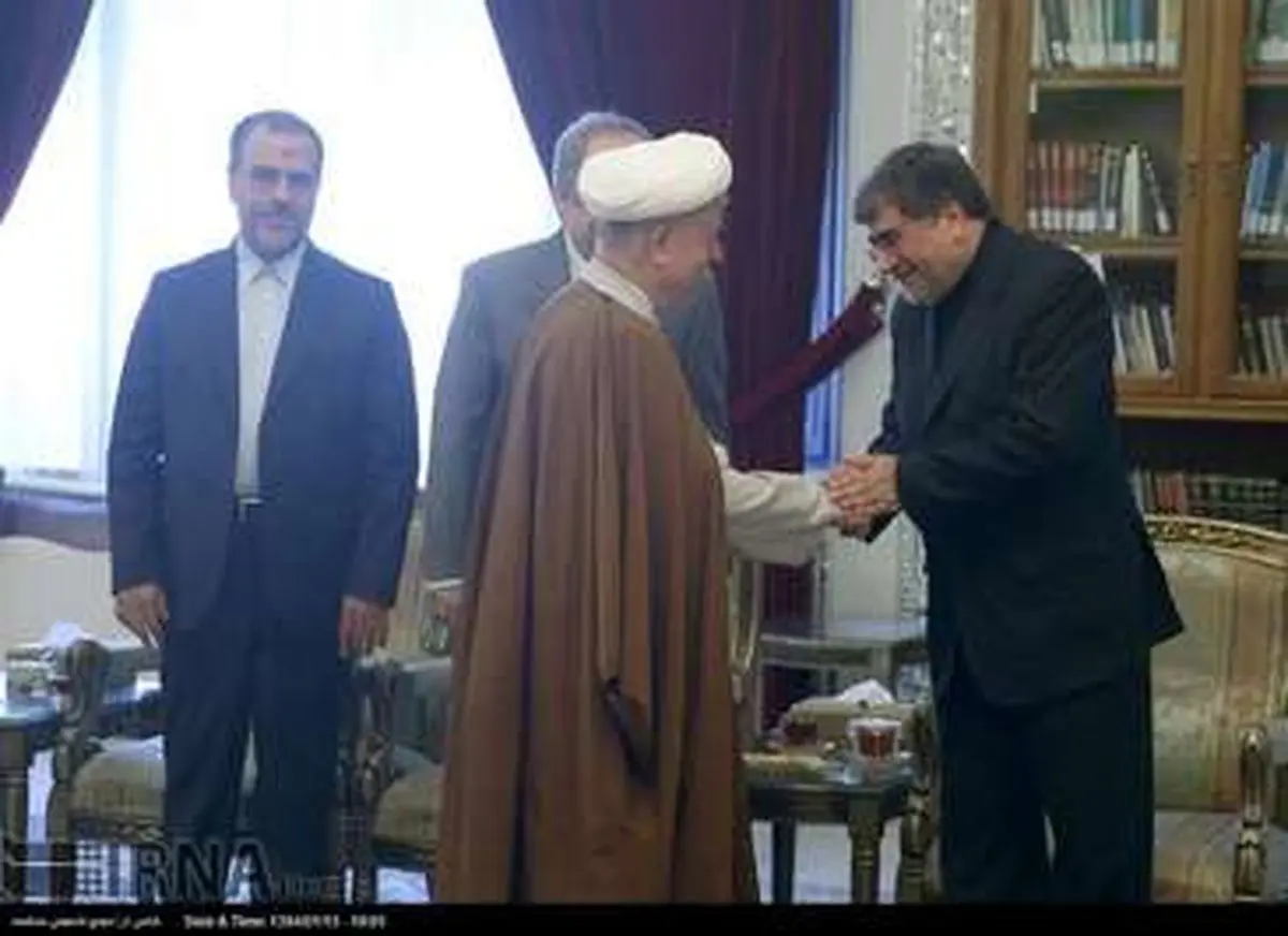 کدامیک از چهره های سیاسی به دیدار نوروزی آیت الله هاشمی رفسنجانی رفتند؟ /گزارش تصویری