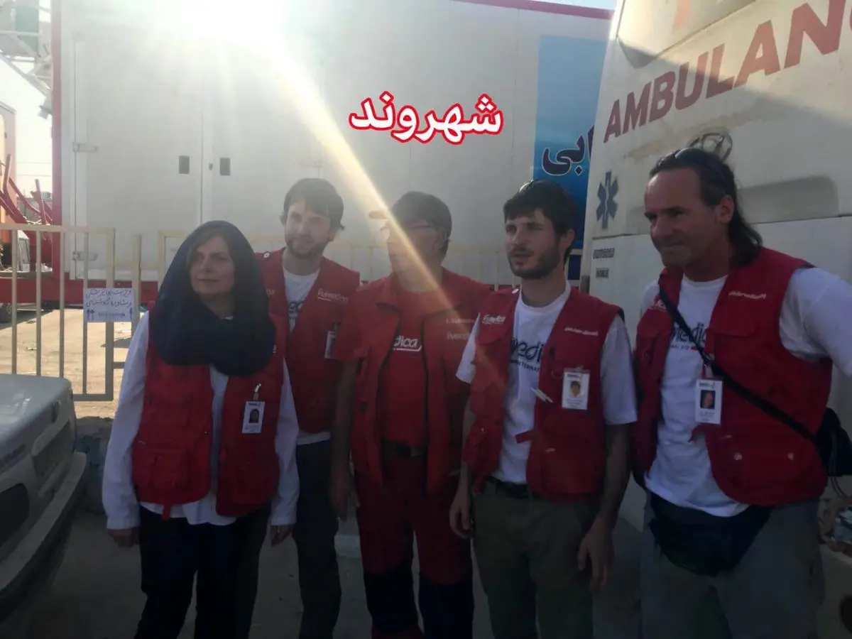 پزشکان آلمانی در حال رفتن به مناطق زلزله زده/عکس