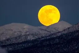 تصویری فوق‌العاده از ابر ماه در روسیه