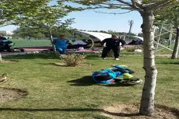 تمرین گلر تیم ملی در باغچه جنب کمپ/ عکس‬