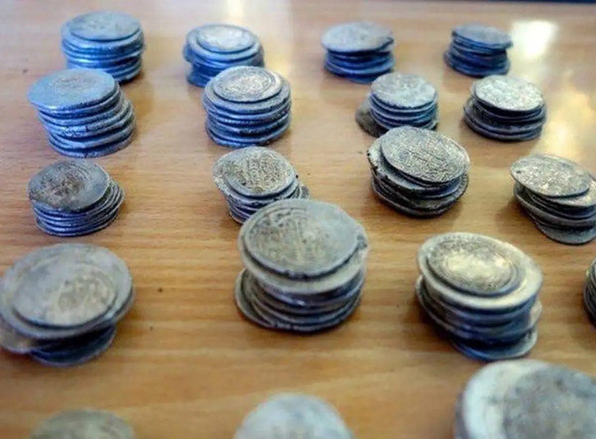 سکه های 1200 ساله در ایلام! / عکس