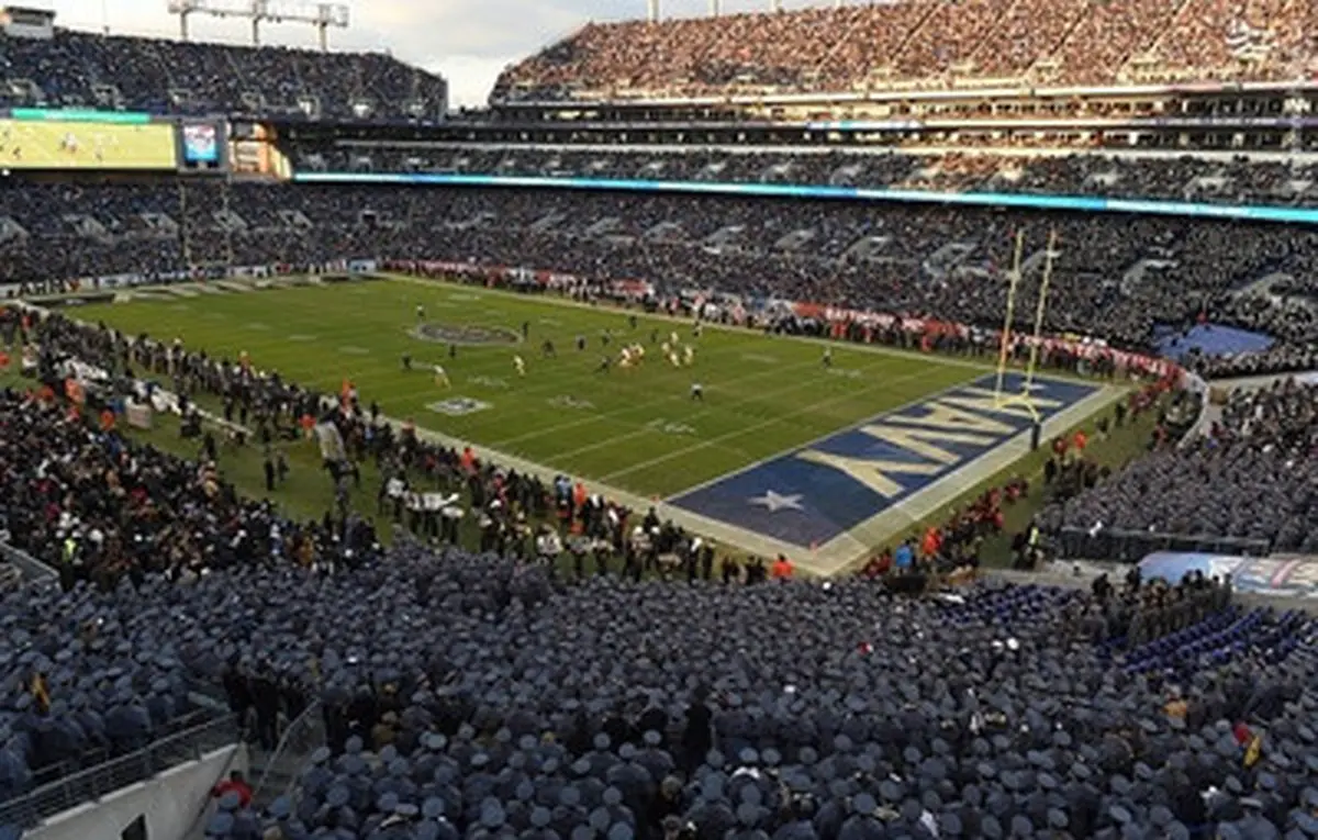 ترامپ هم به استادیوم رفت!/تصاویر