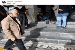 سردار سلیمانی در حرم امام حسین(ع)/عکس