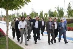بازدید قالیباف از نمایشگاه شهرآفتاب/ عکس