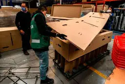 تابوت های کارتونی برای کرونایی ها در کلمبیا! + عکس