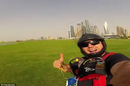 جان باختن چترباز قهرمان پس از نجات شاگردش+ تصاویر