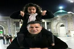 نورا روی دوش علی دایی/عکس