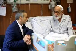 عیادت فریدون از سید مهدی طباطبایی/ عکس