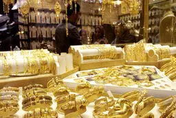 پیش‌بینی قیمت طلا در ۲ ماه آینده / طلا بخریم یا نه؟