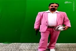 بازیگر نقش ارسطو در پایتخت با کت و شلوار صورتی/ عکس