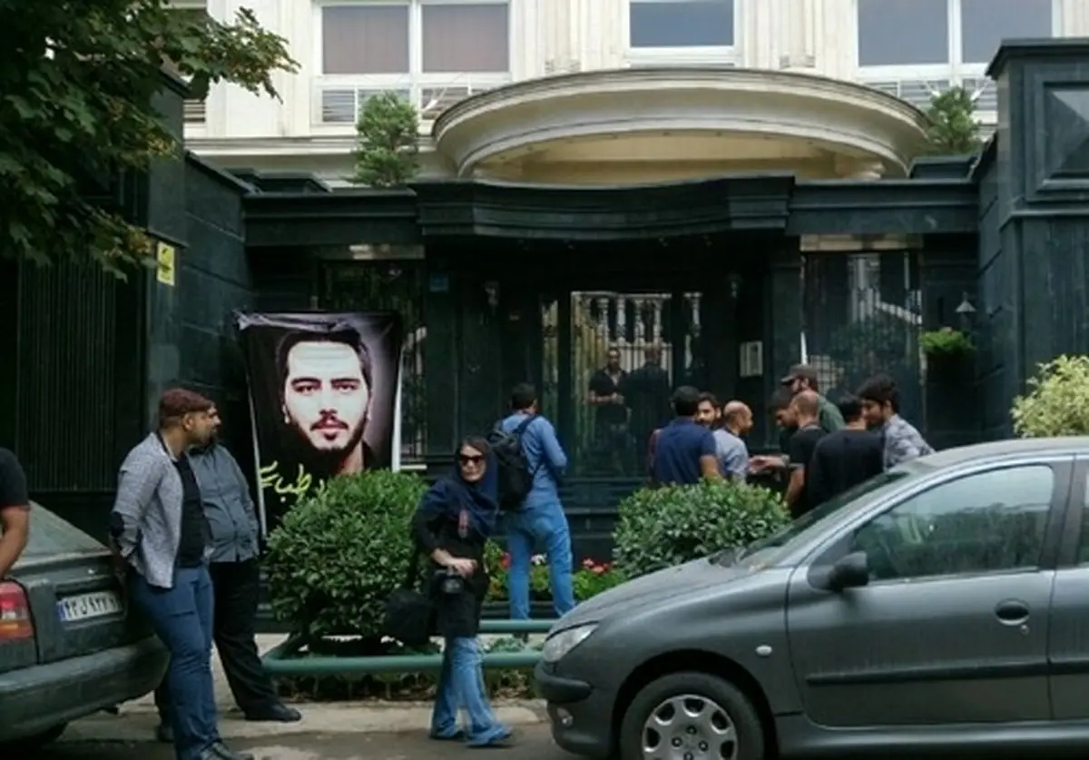 پیکر علی طباطبایی تشییع شد/تصاویر