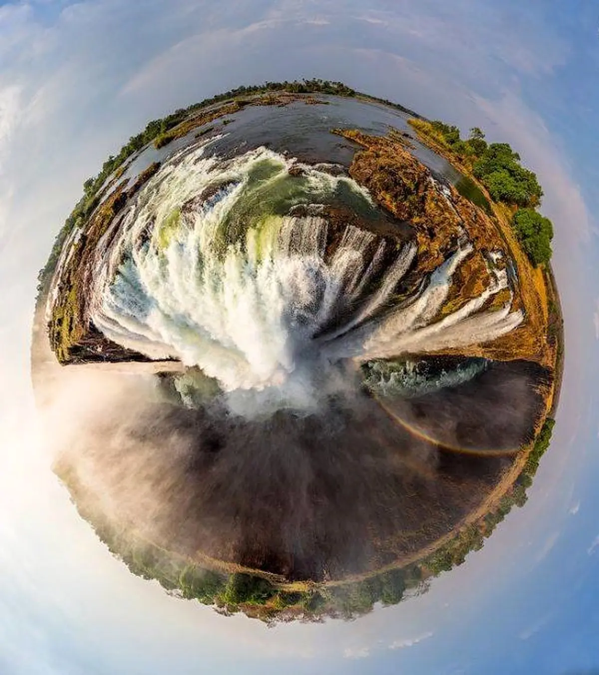 تصویر 360درجه زیبا از آبشاری در زیمبابوه