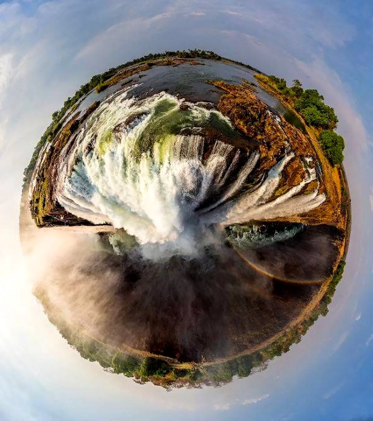 تصویر 360درجه زیبا از آبشاری در زیمبابوه