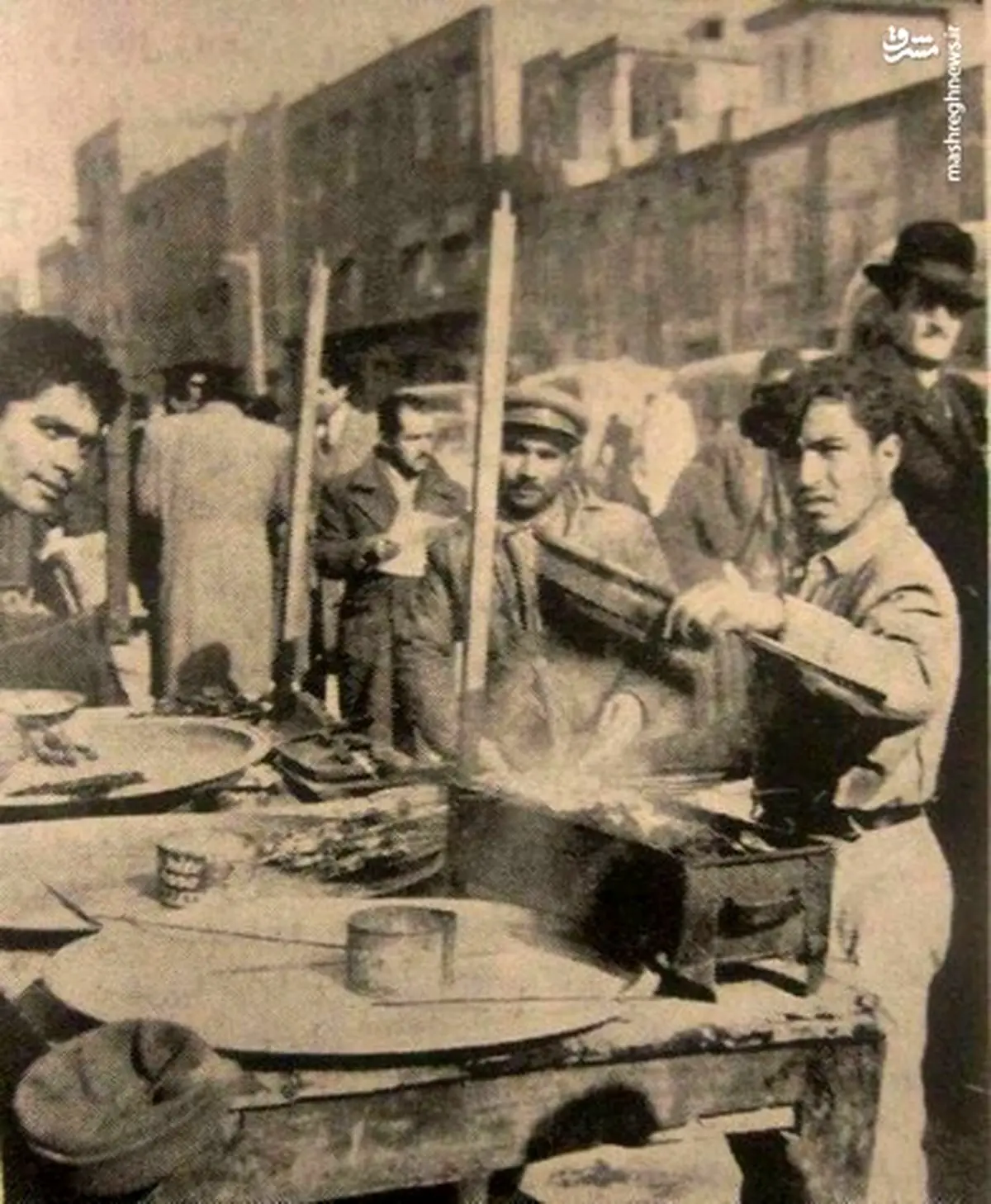 جگرکی خیابانی در تهران قدیم/عکس