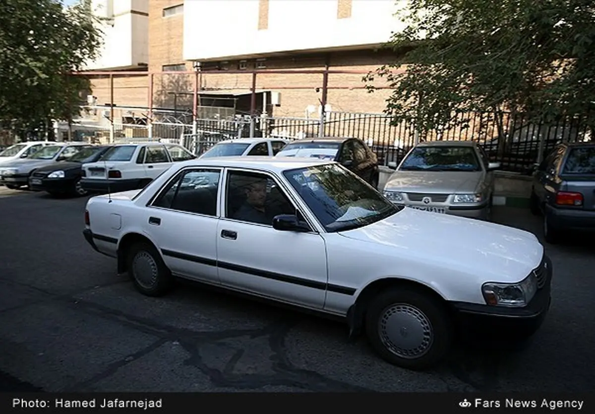 مهدی هاشمی، با چه ماشینی به دادگاه رفت/ عکس