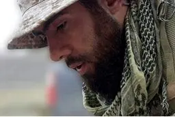شهید مدافع حرم، یک مدافع حرم را تشییع می کند/ عکس