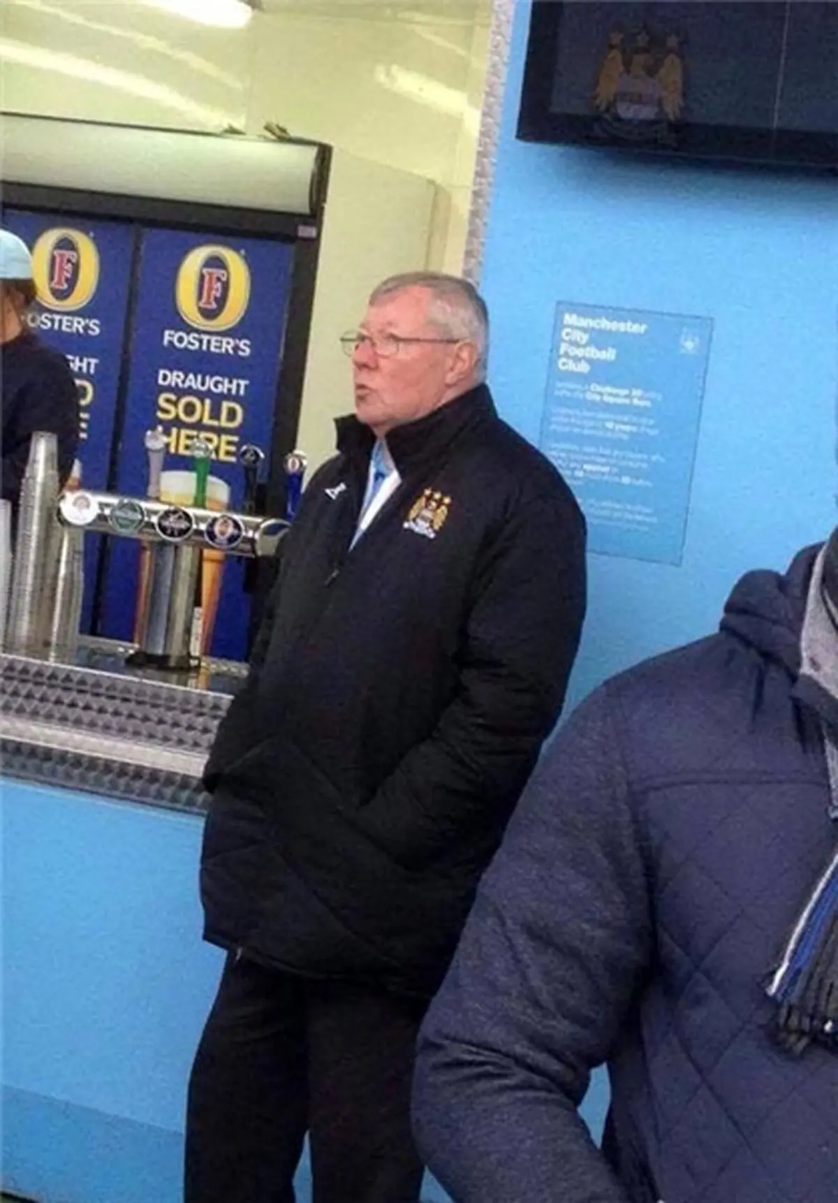 شباهت جالب هوادار منچسترسیتی به الکس فرگوسن+عکس