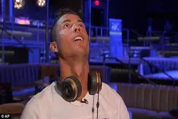 قهرکردن رونالدو وسط مصاحبه + عکس