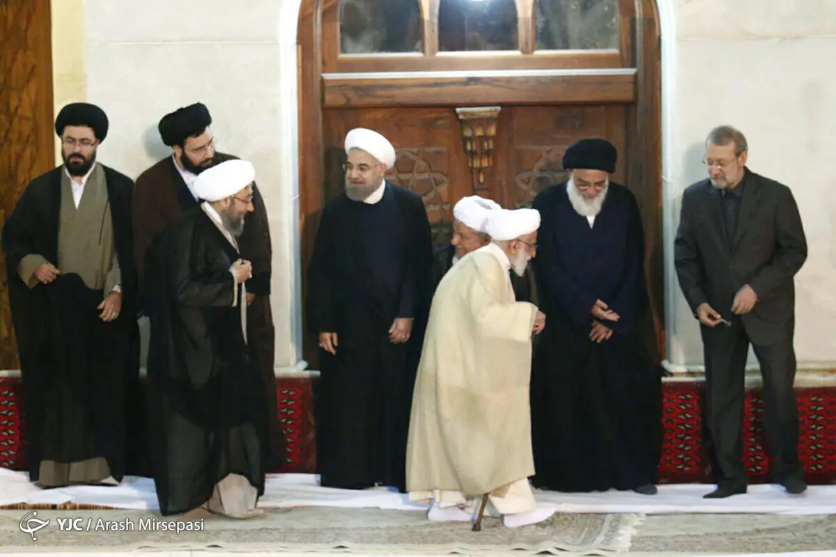 مواجهه هاشمی و جنتی در حرم /عکس