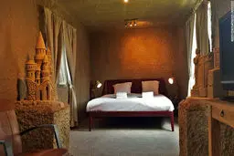 اولین هتل شنی دنیا + تصاویر