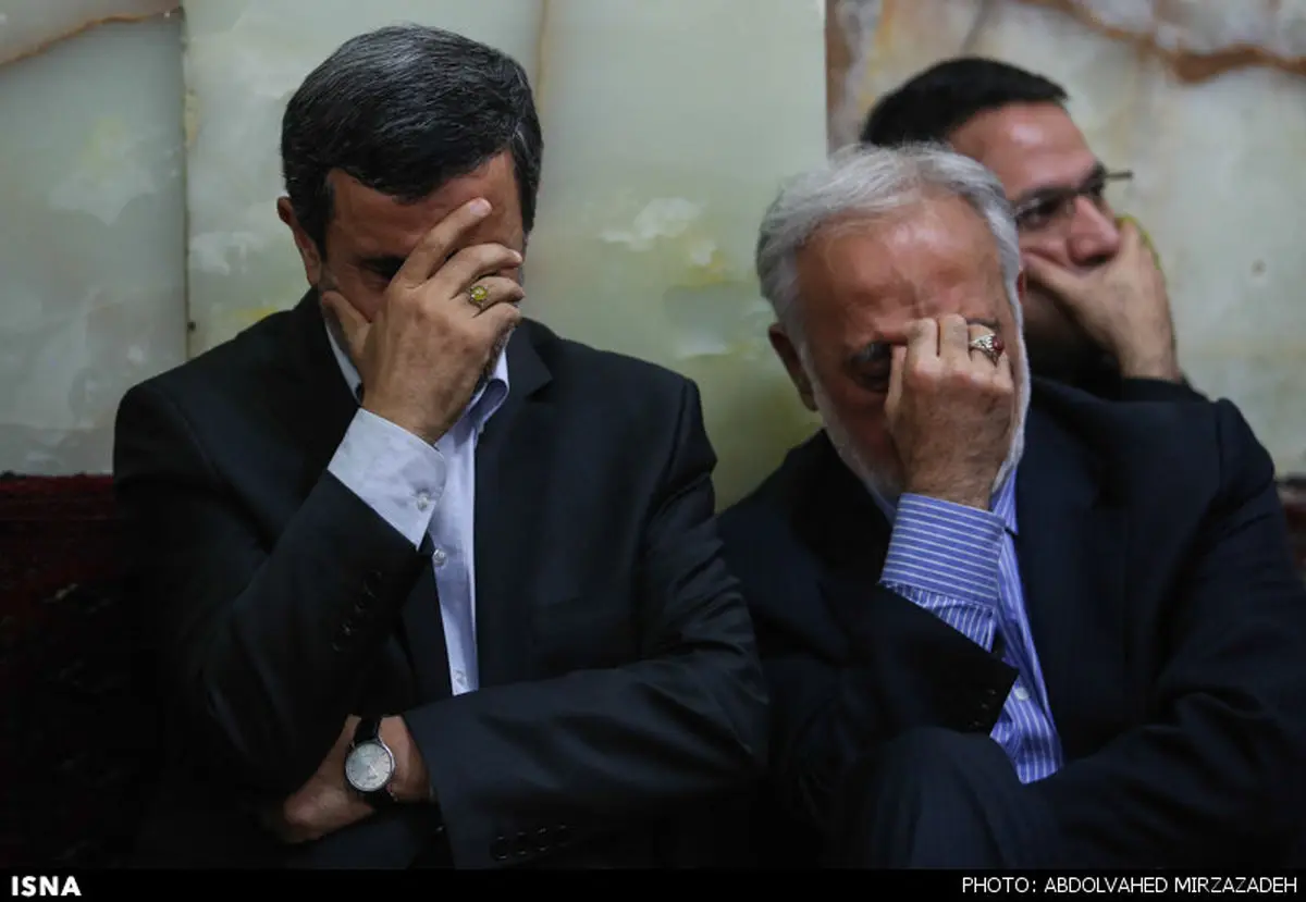 احمدی‌نژاد در مراسم ختم والده‌ آیت‌الله هاشمی شاهرودی/ عکس