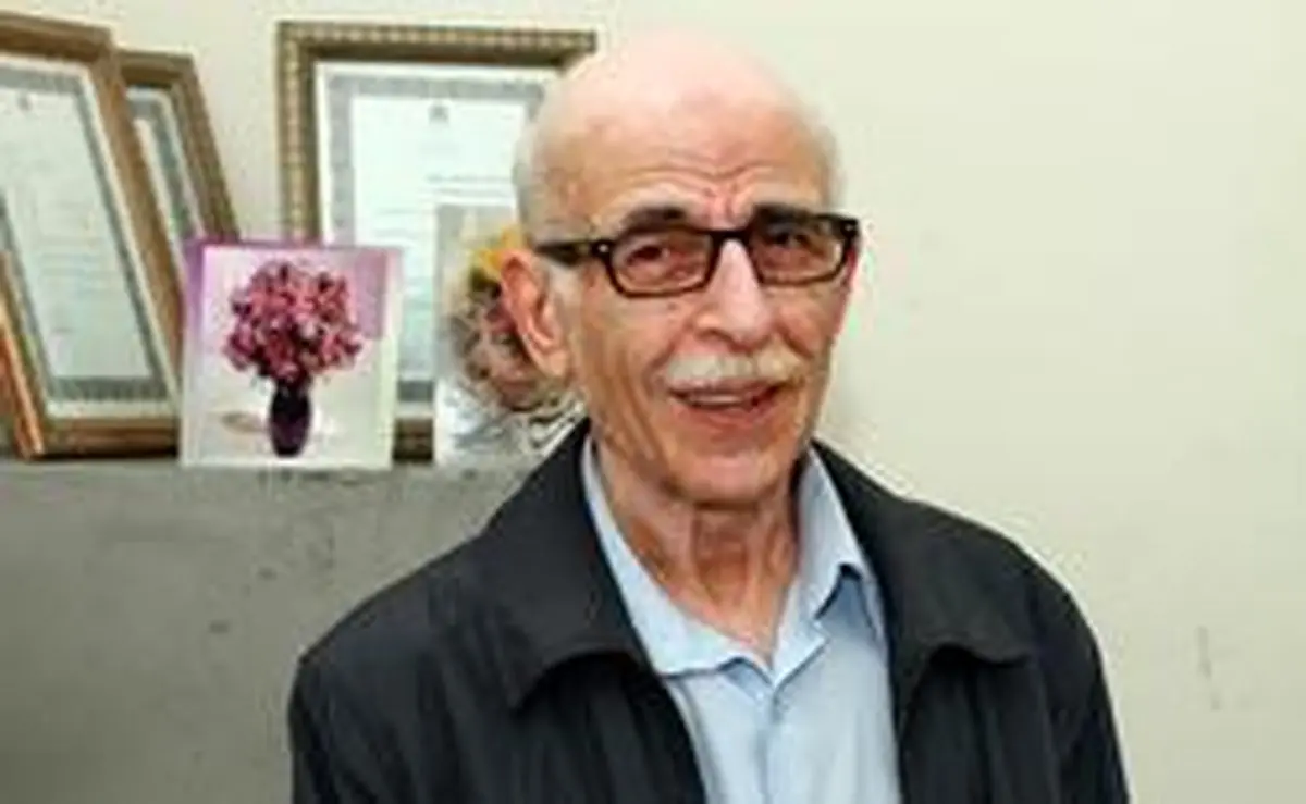 مهدی تقوی: دولت می‌خواهد با افزایش قیمت بنزین بازهم پول نقدی دست مردم بدهد که نتیجه‌ای جز تورم ندارد