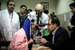عیادت وزیر بهداشت از قربانی اسید پاشی اصفهان/تصاویر