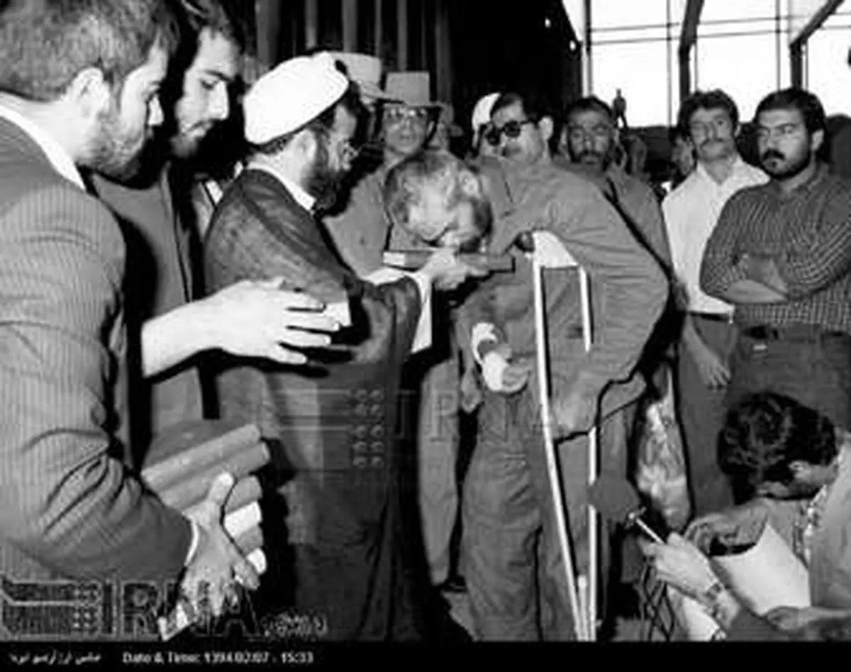 9 اردیبهشت 1364 - آزادی یکجانبه 48 اسیر معلول عراقی/عکس