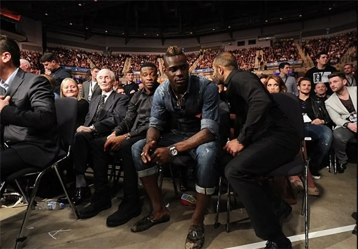 یاغی ایتالیایی با محافظانش در رقابت‌های بوکس+عکس