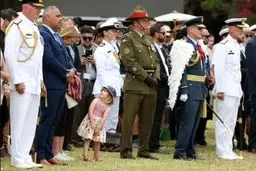 عکسی از دختر "جاسیندا آردرن" نخست وزیر نیوزیلند در یک مراسم ملی