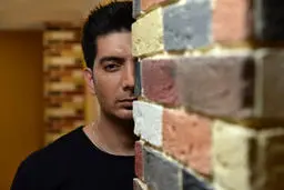 فرزاد فرزین بلد است لات باشد؟