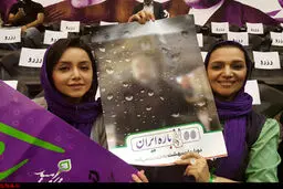 اقدام عجیب خانم بازیگر در حمایت از یکی از کاندیداها/عکس