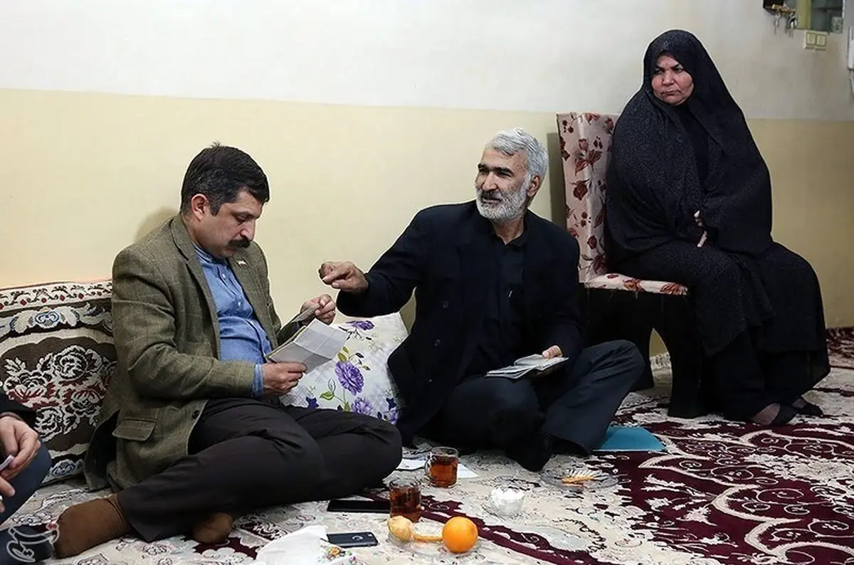 دیدار با جانبازی که ۳۳ سال است نخوابیده!/تصاویر