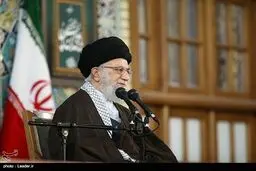 تصاویر سخنرانی رهبر انقلاب در اجتماع زائران و مجاوران حرم مطهر رضوی