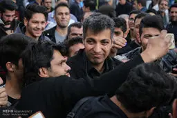 اعتراض متفاوت فردوسی پور به سلفی گیران!/عکس